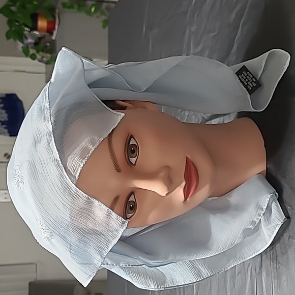 Chic Silver Textured, Scarf - Picture 4 of 15